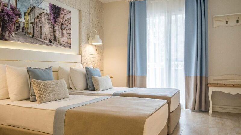 MARK WARNER PHOKAİA BEACH RESORT