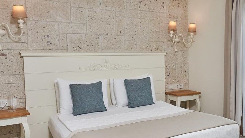 MARK WARNER PHOKAİA BEACH RESORT