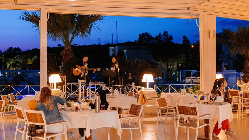 MARK WARNER PHOKAİA BEACH RESORT