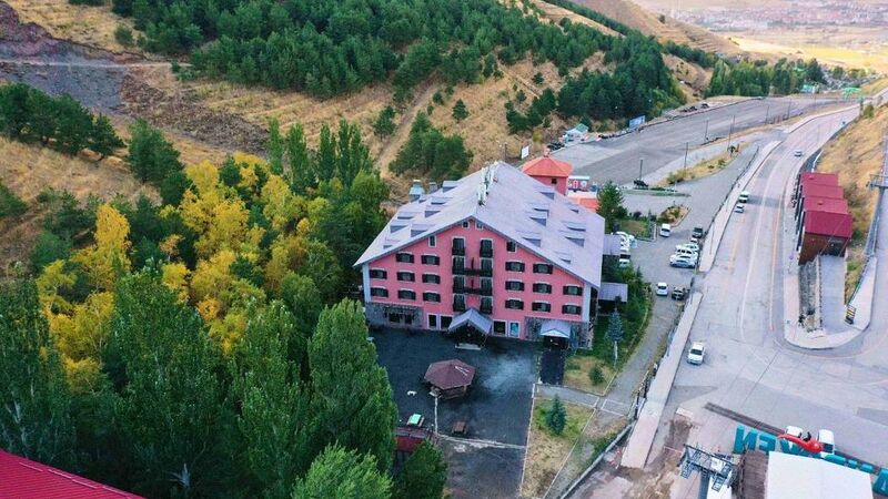 DEDEMAN PALANDÖKEN SKİ LODGE