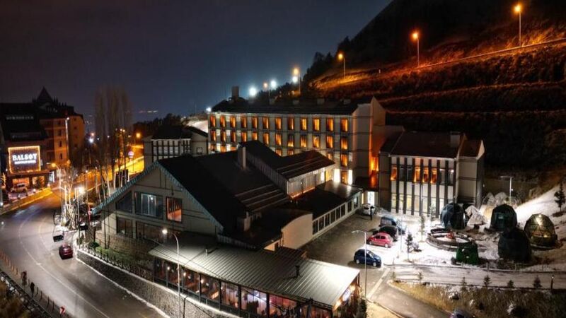 SNOWDORA SKİ RESORT HOTEL