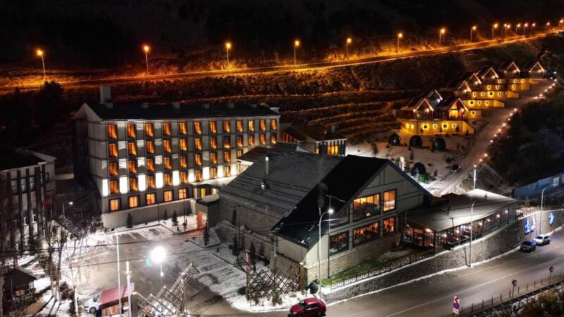 SNOWDORA SKİ RESORT HOTEL