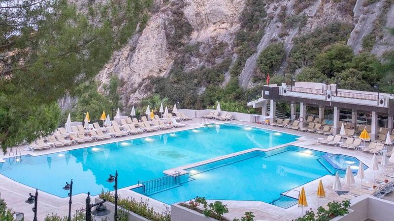 LADONYA HOTELS ADAKULE