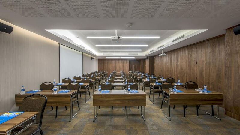 LE BLEU HOTEL RESORT