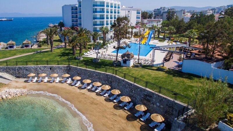 LE BLEU HOTEL RESORT