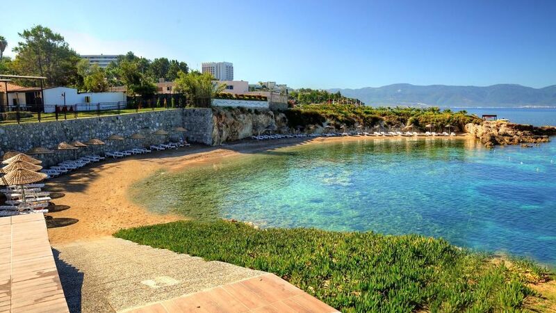 LE BLEU HOTEL RESORT