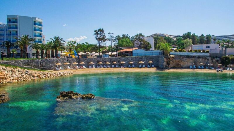 LE BLEU HOTEL RESORT