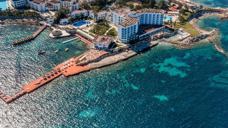 LE BLEU HOTEL RESORT